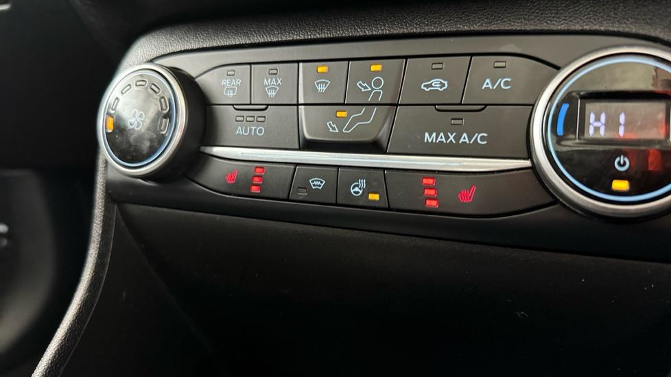 Heated Seats / Steering Wheel