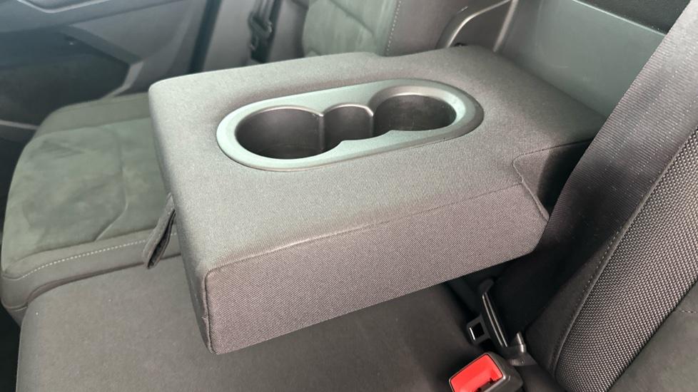 Rear Armrest/ Cup Holder