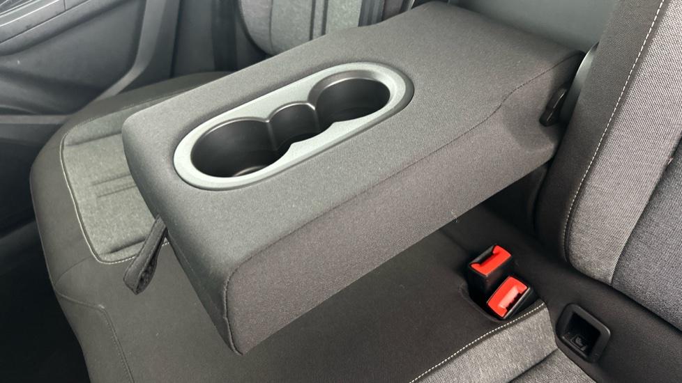 Rear Armrest/ Cup Holder