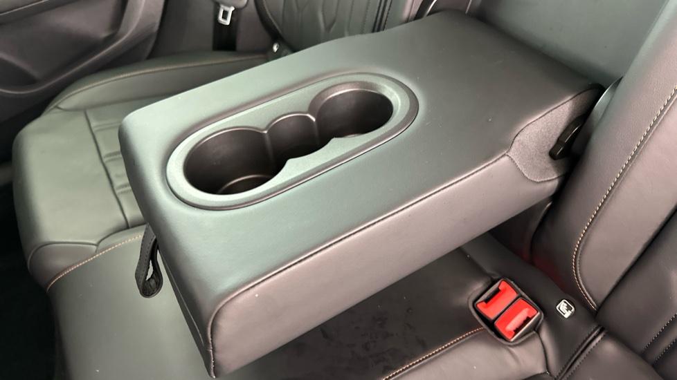 Rear Armrest/ Cup Holder