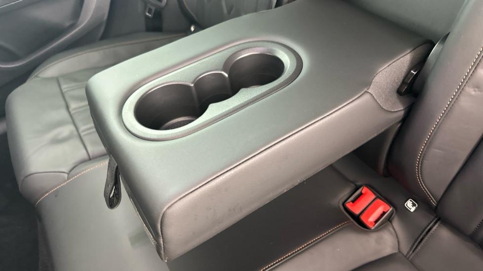 Rear Armrest/ Cup Holder