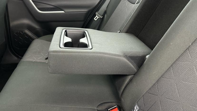 Rear Armrest/ Cup Holder