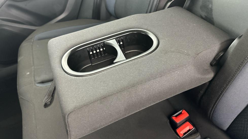 Rear Armrest/ Cup Holder