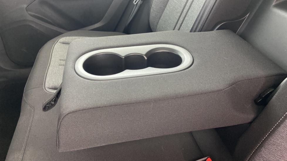 Rear Armrest/ Cup Holder