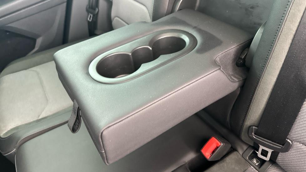 Rear Armrest/ Cup Holder