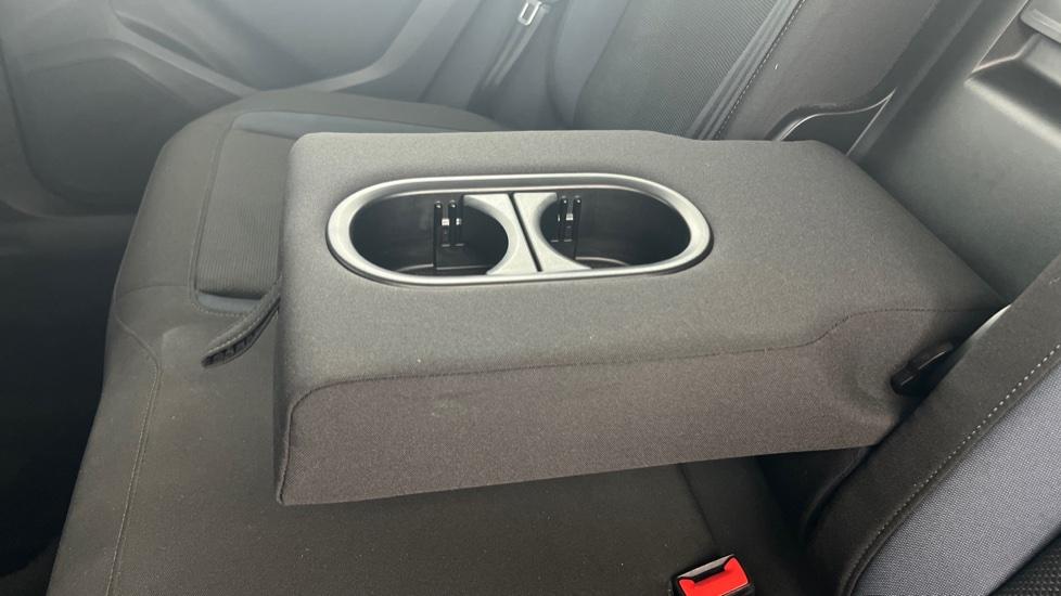 Rear Armrest/ Cup Holder