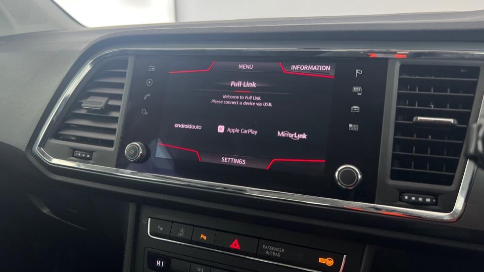 Apple Carplay and Android Auto