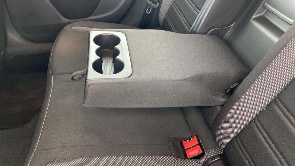 Rear Armrest/ Cup Holder