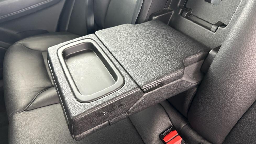 Rear Armrest/ Cup Holder