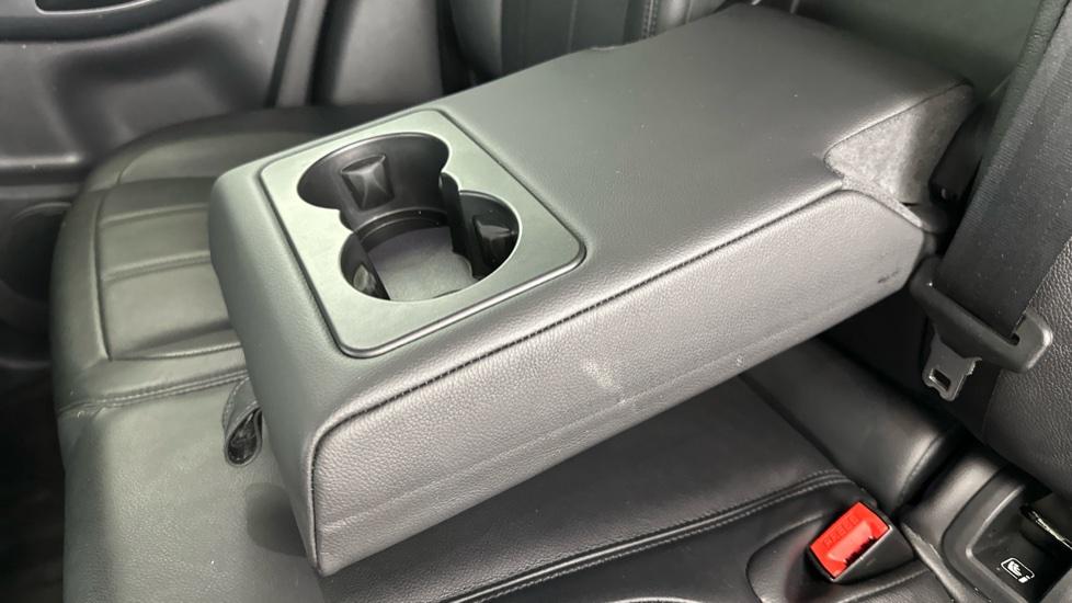 Rear Armrest/ Cup Holder