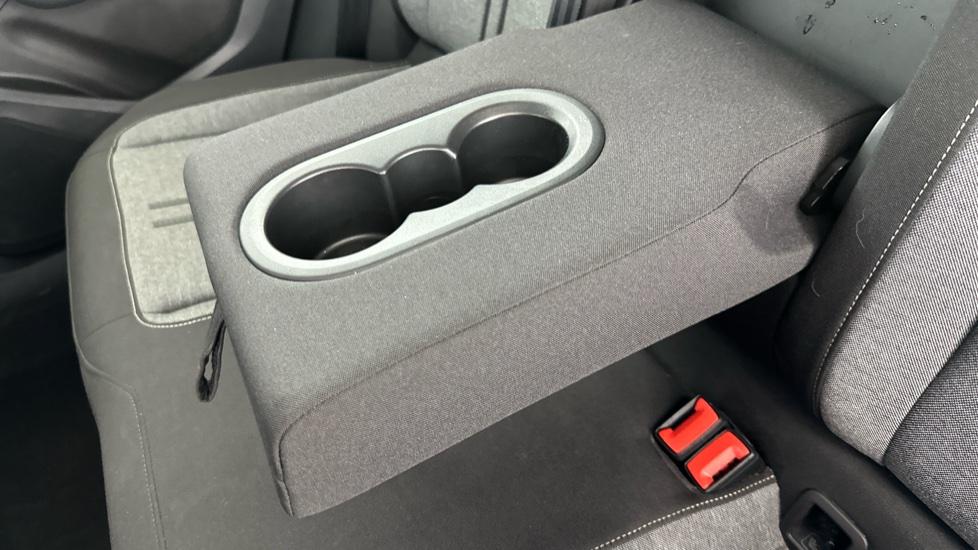 Rear Armrest/ Cup Holder