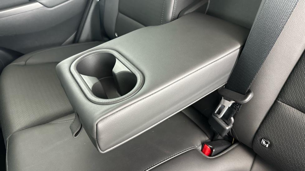 Rear Armrest/ Cup Holder