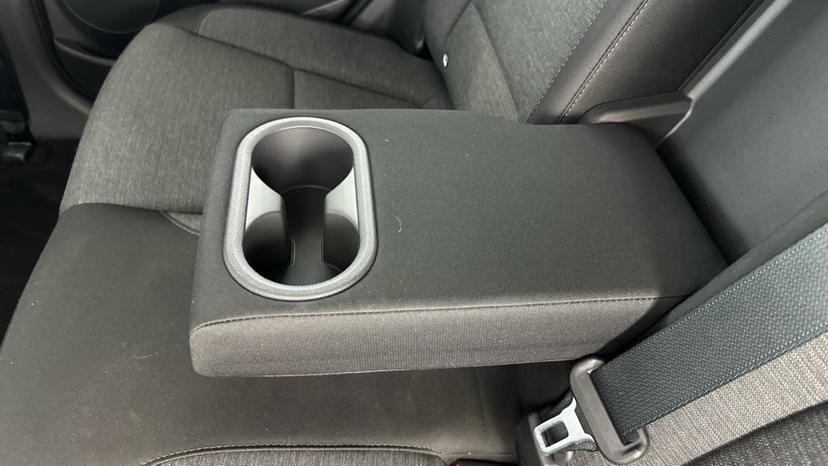 Rear Armrest/ Cup Holder