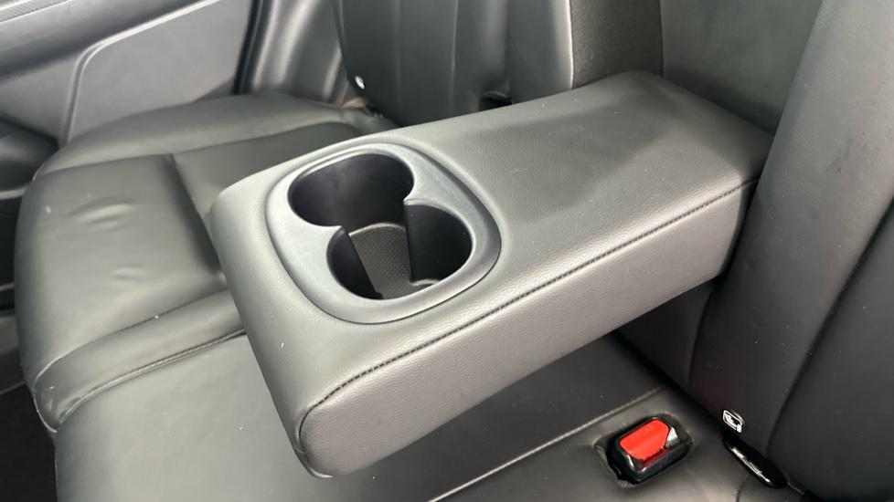 Rear Armrest/ Cup Holder