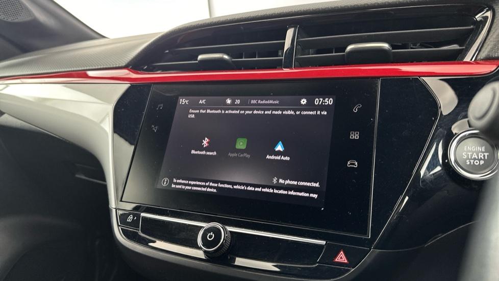 Bluetooth / Apple Carplay / Android Auto