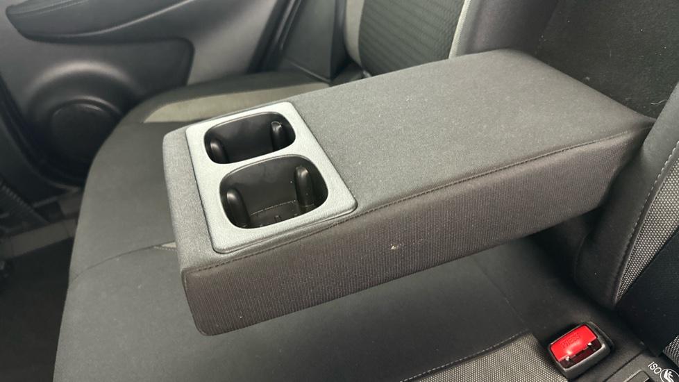 Rear Armrest/ Cup Holder