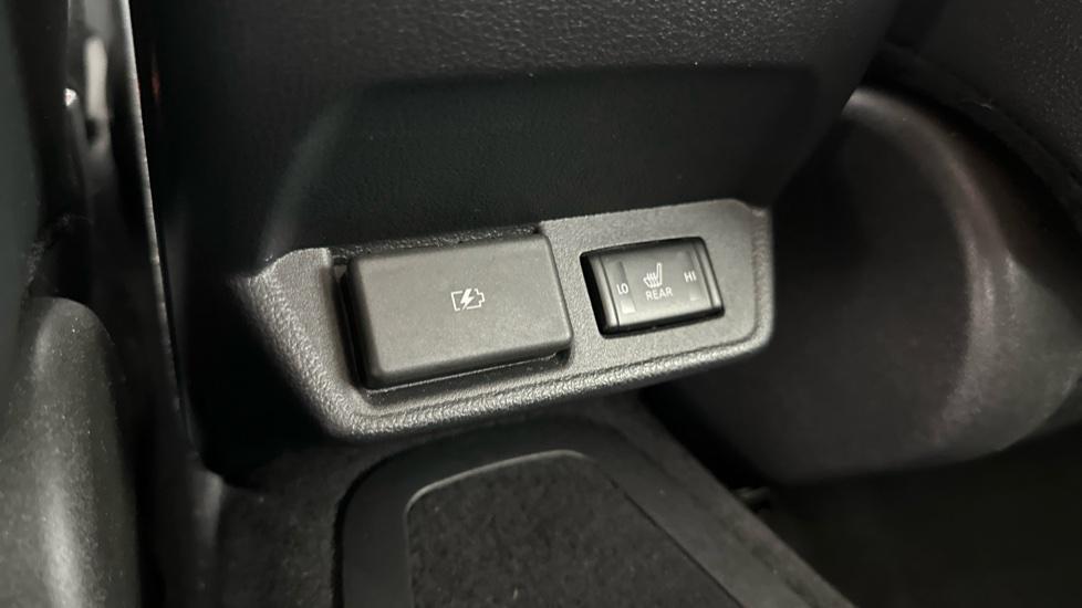 Rear USB / Heated Seats