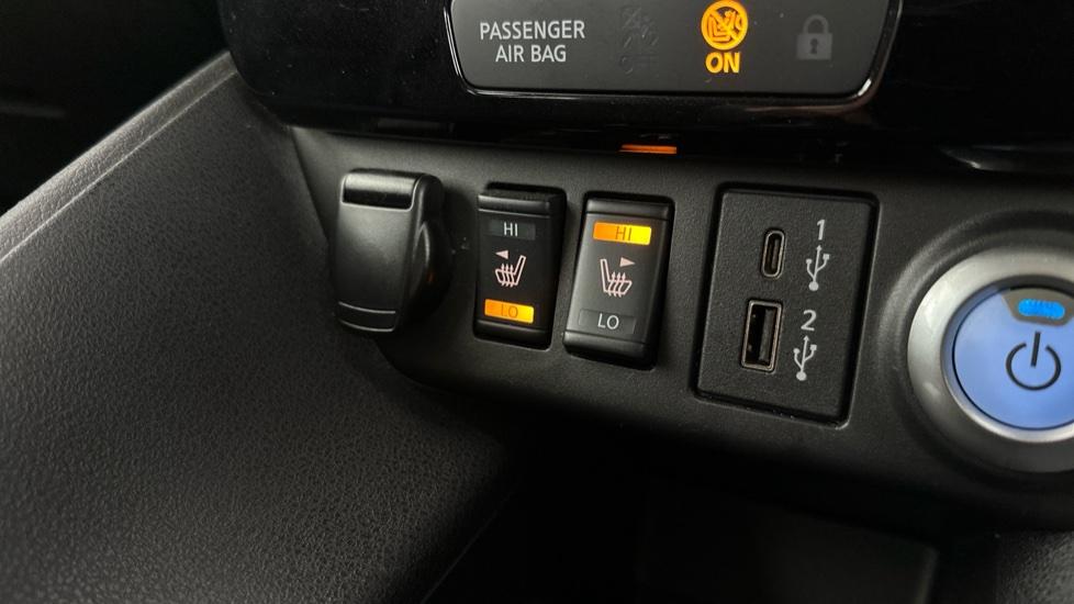 Heated / Cooling Seats 