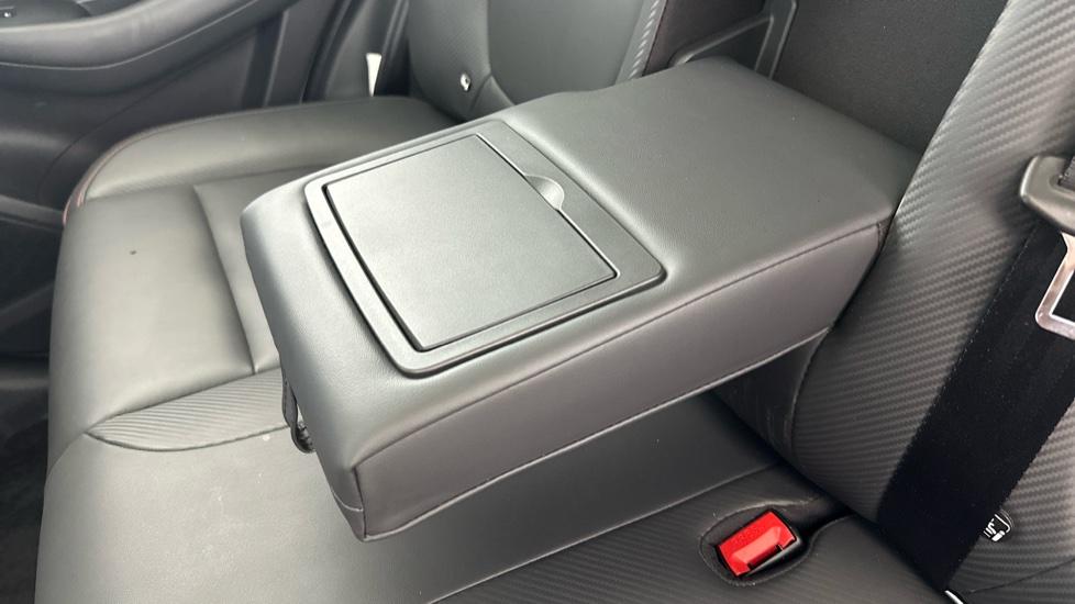 Rear Armrest/ Cup Holder