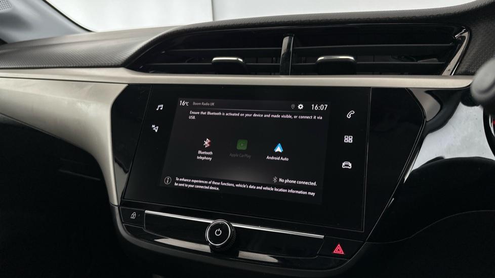 Bluetooth / Apple Carplay / Android Auto