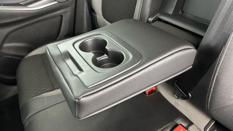 Rear Armrest/ Cup Holder