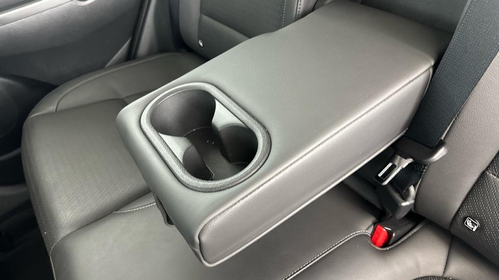 Rear Armrest/ Cup Holder