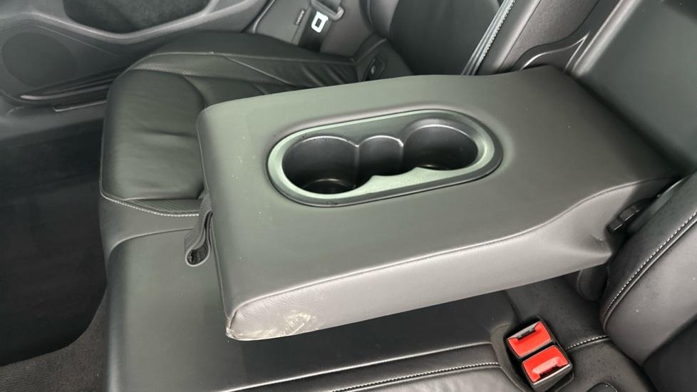 Rear Armrest/ Cup Holder