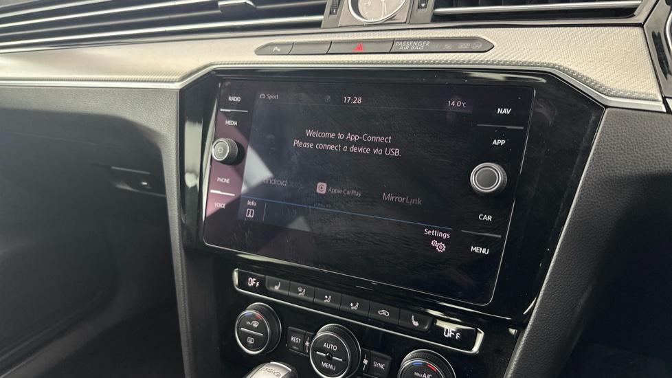 Apple Car Play & Android Auto