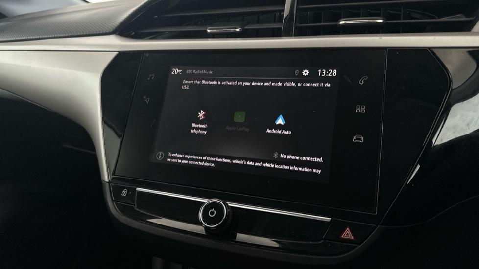 Bluetooth / Apple Carplay / Android Auto