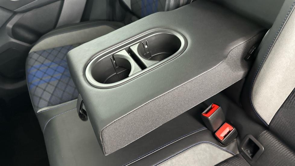 Rear Armrest/ Cup Holder