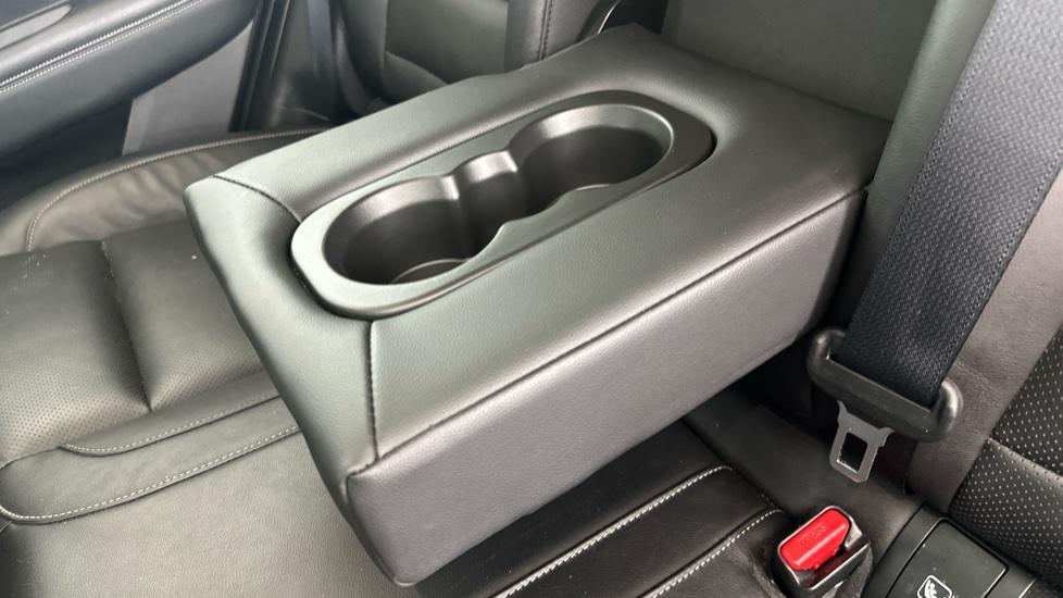 Rear Armrest/ Cup Holder