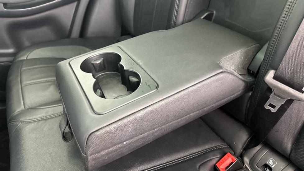 Rear Armrest/ Cup Holder