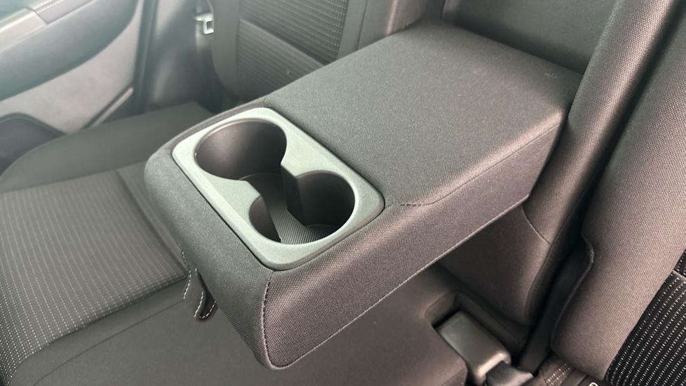 Rear Armrest/ Cup Holder