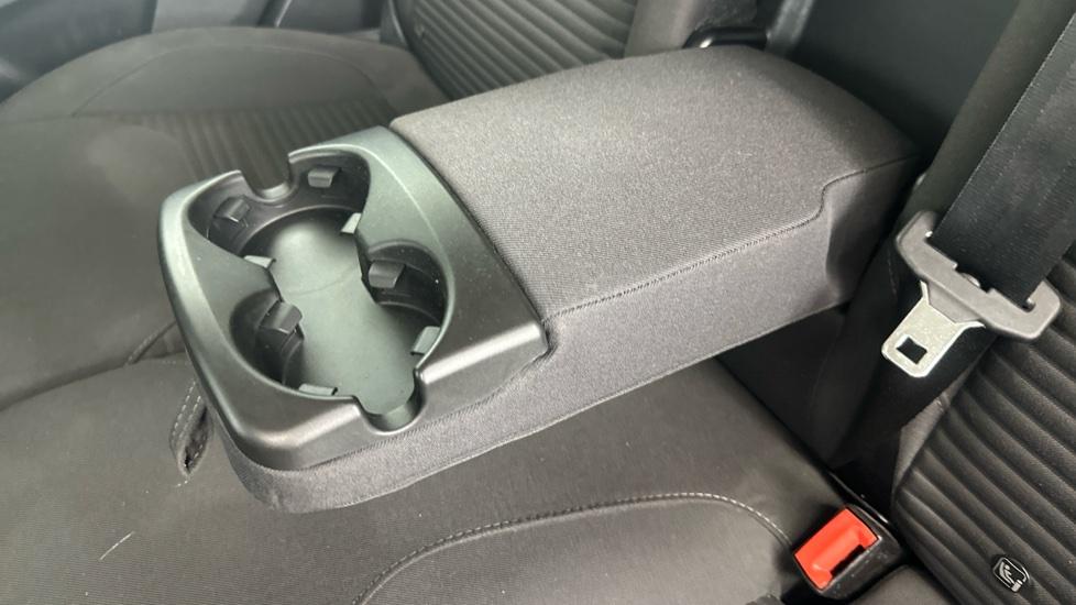 Rear Armrest/ Cup Holder