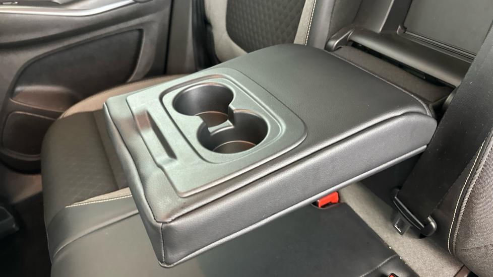 Rear Armrest/ Cup Holder