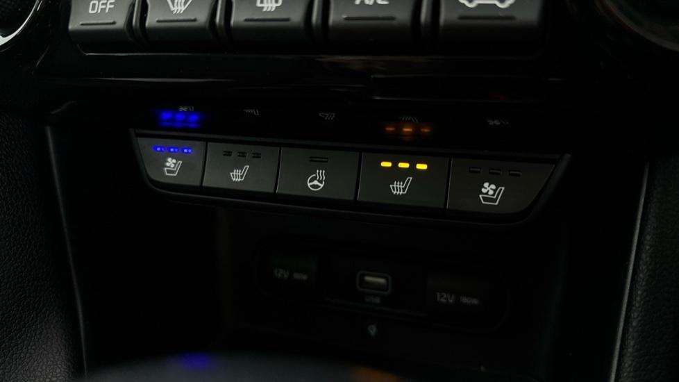 Heated / Cooling Seats 