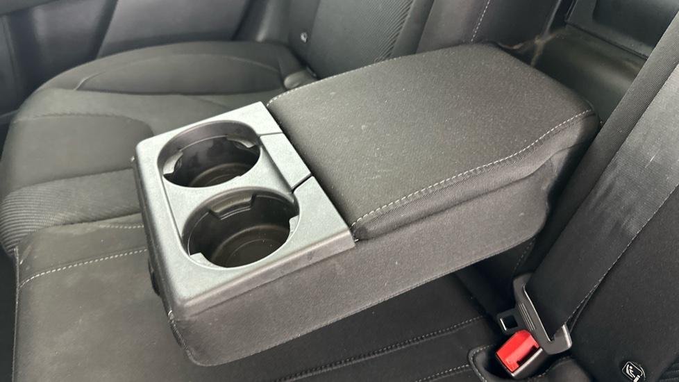 Rear Armrest/ Cup Holder