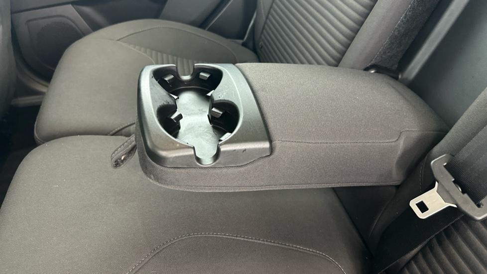 Rear Armrest/ Cup Holder