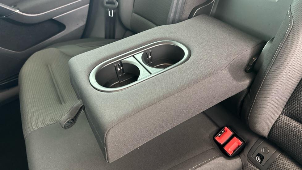 Rear Armrest/ Cup Holder