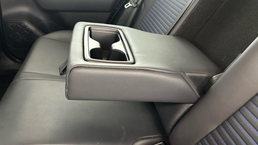 Rear Armrest/ Cup Holder