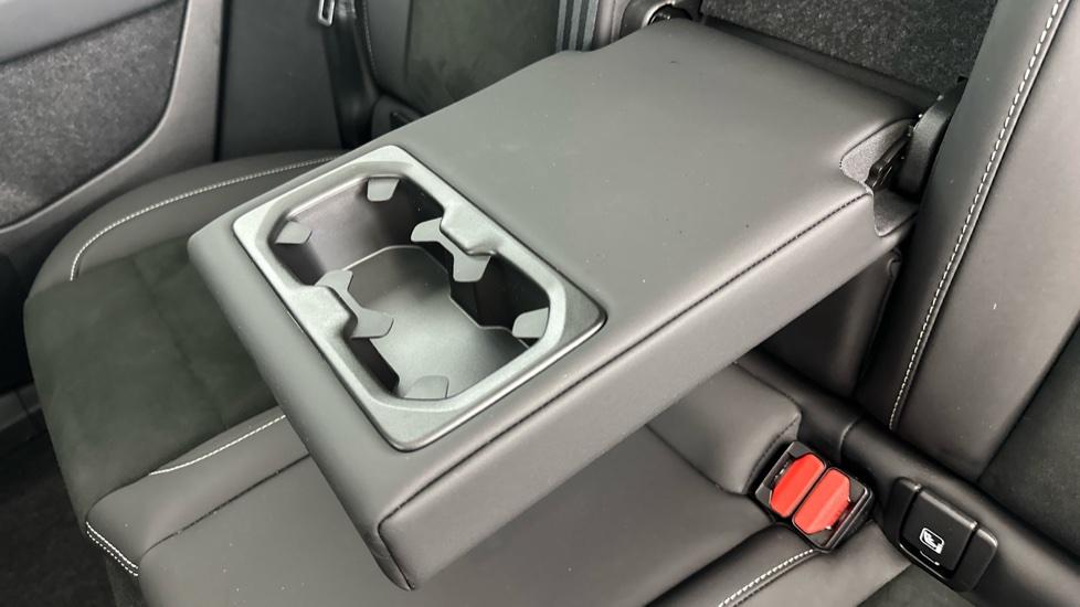 Rear Armrest/ Cup Holder