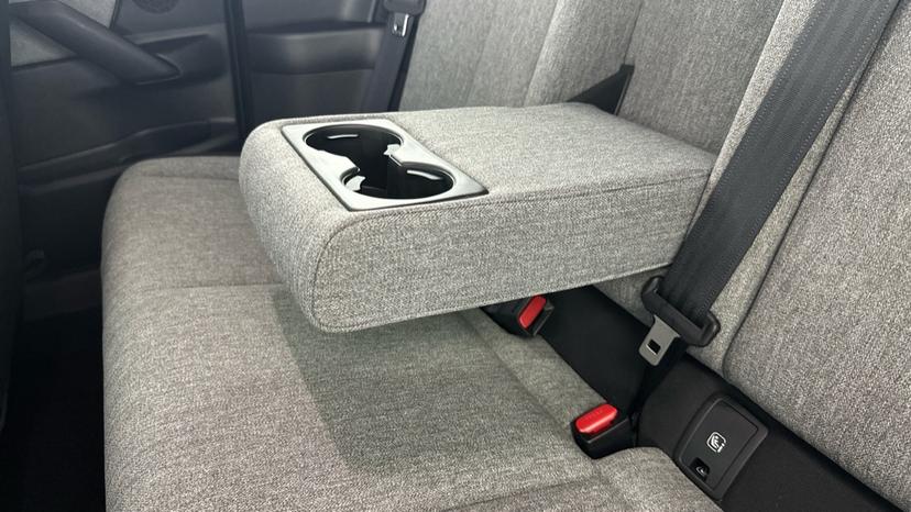 Rear Armrest/ Cup Holder