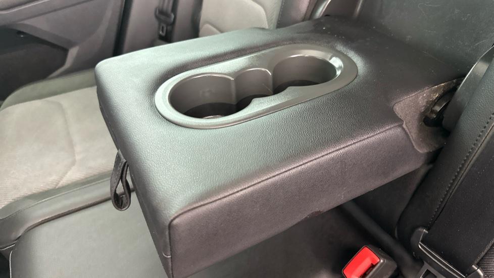 Rear Armrest/ Cup Holder