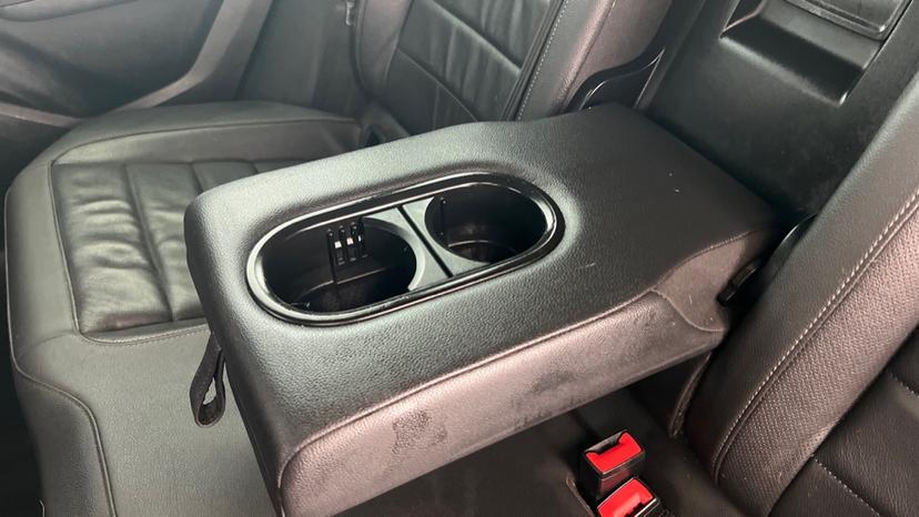 Rear Armrest/ Cup Holder