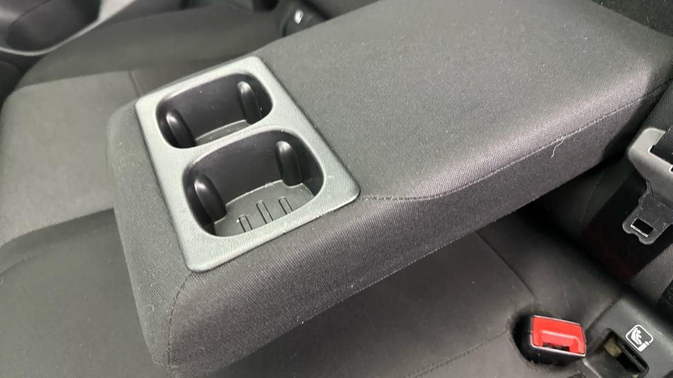 Rear Armrest/ Cup Holder