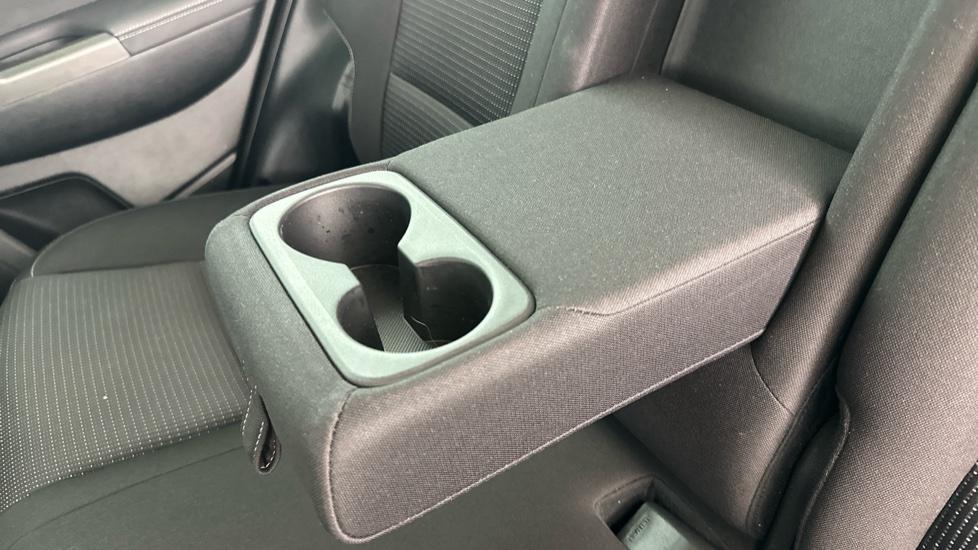 Rear Armrest/ Cup Holder