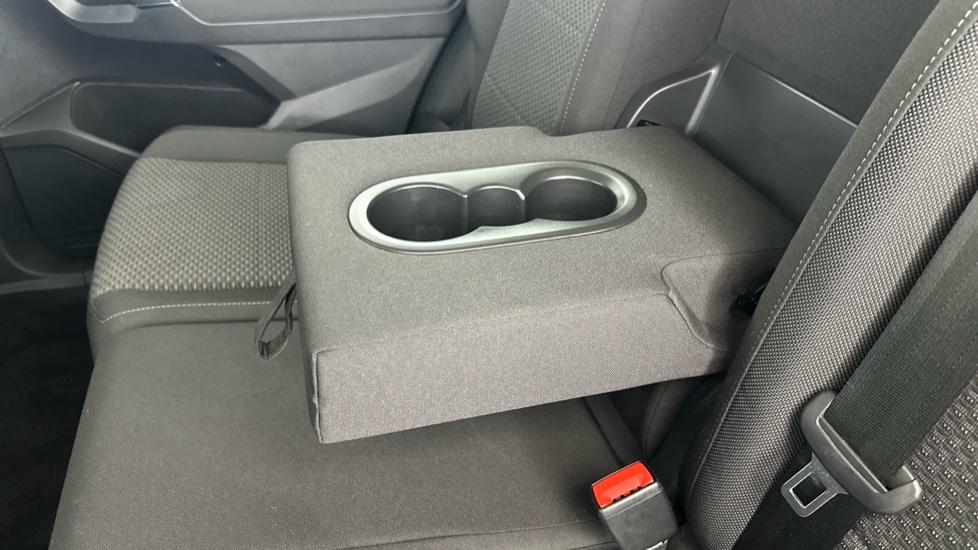 Rear Armrest/ Cup Holder