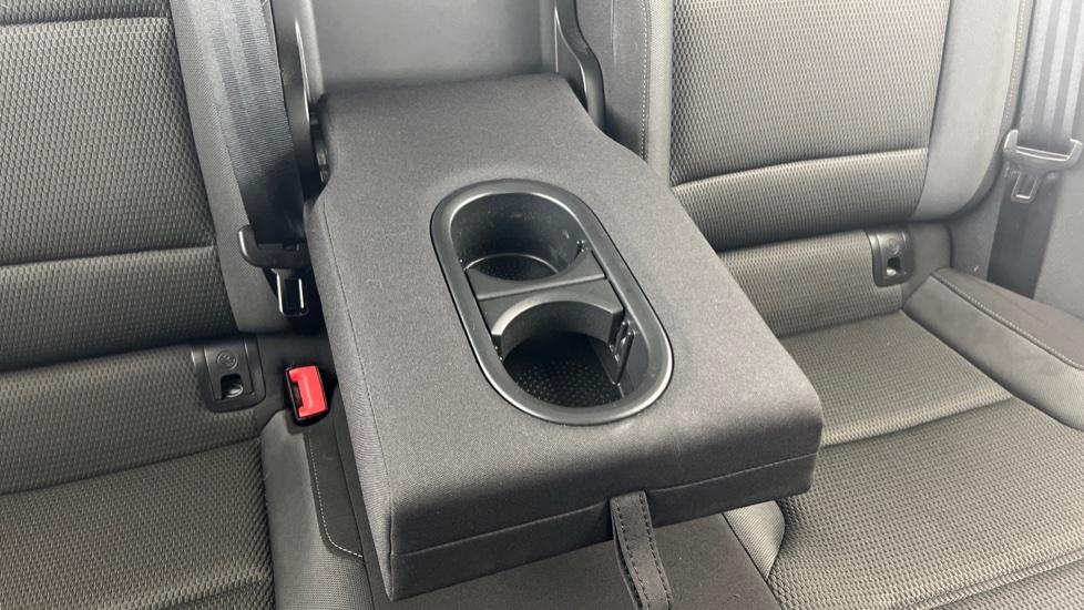 Rear Armrest/ Cup Holder