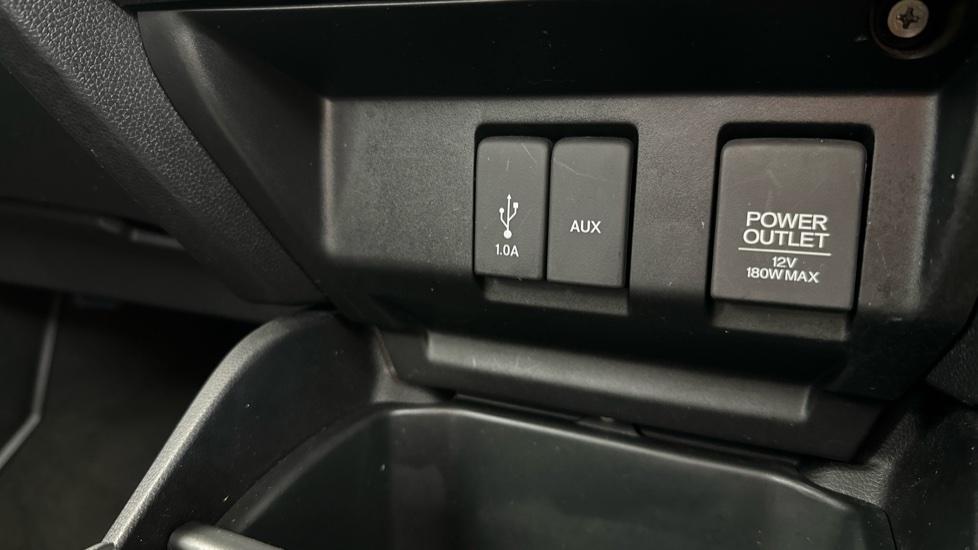 USB/Aux Connectivity 