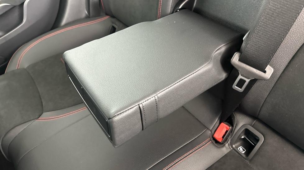 Rear Armrest/ Cup Holder